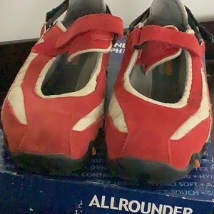 Allrounder by Mephisto.  Size 6.5
